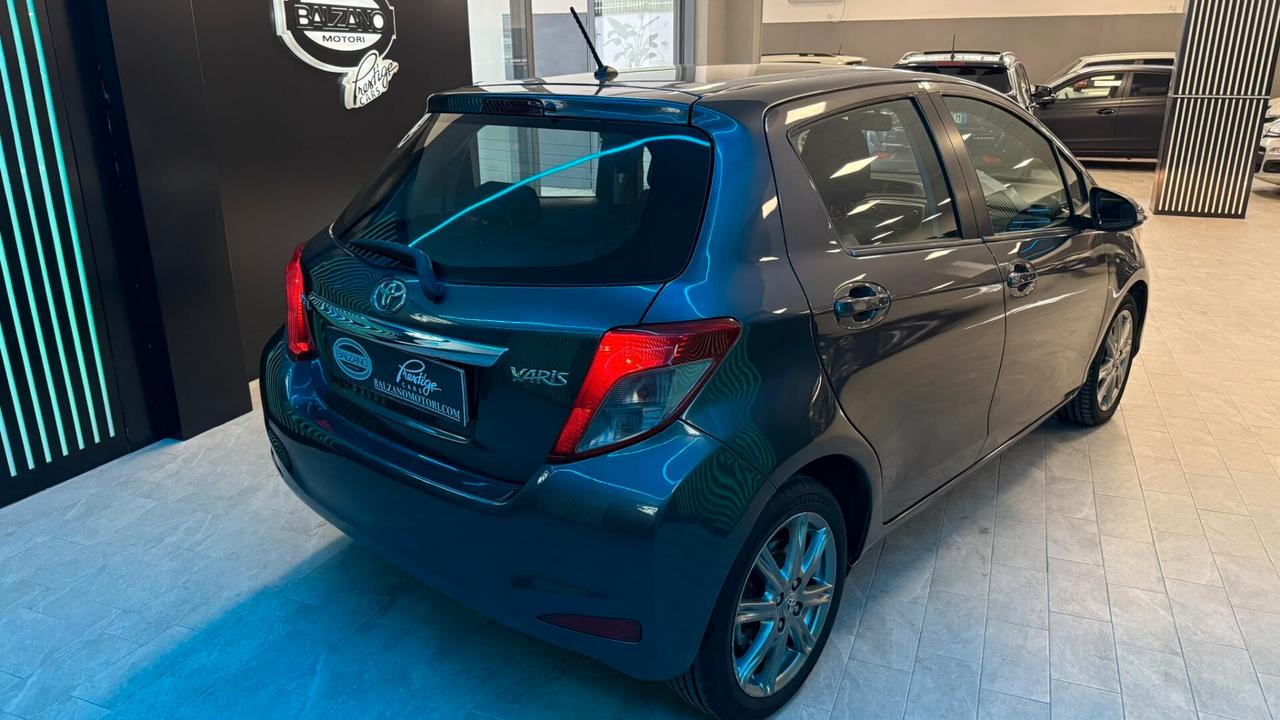 TOYOTA YARIS 1.4 D 5 PORTE LOUNGE 2014