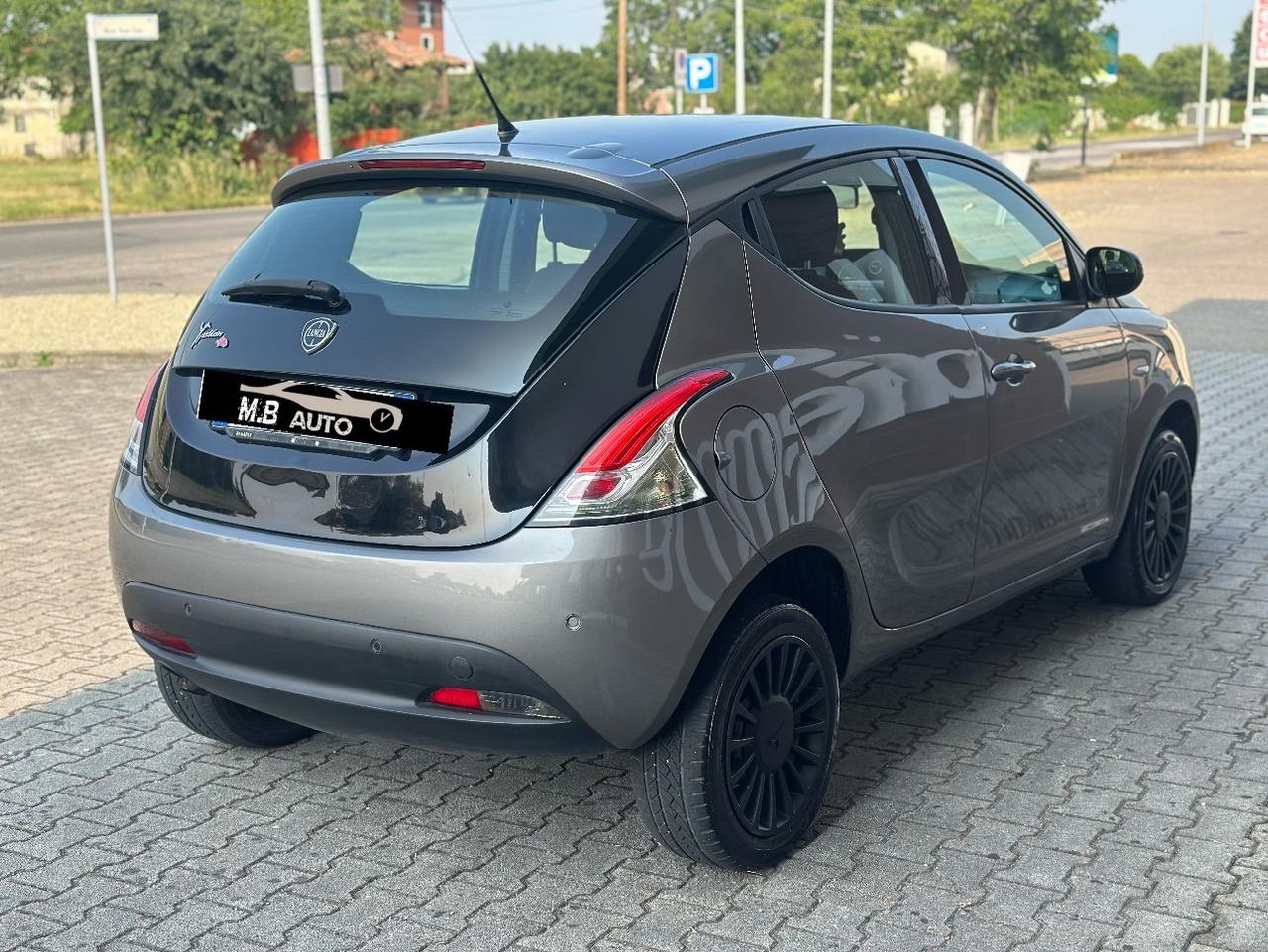 Lancia Ypsilon 85 CV 5 porte Metano Ecochic Gold