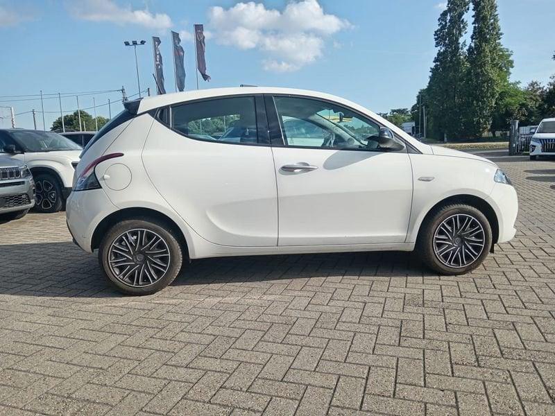 Lancia Ypsilon 1.0 FireFly 70cv Hybrid Gold