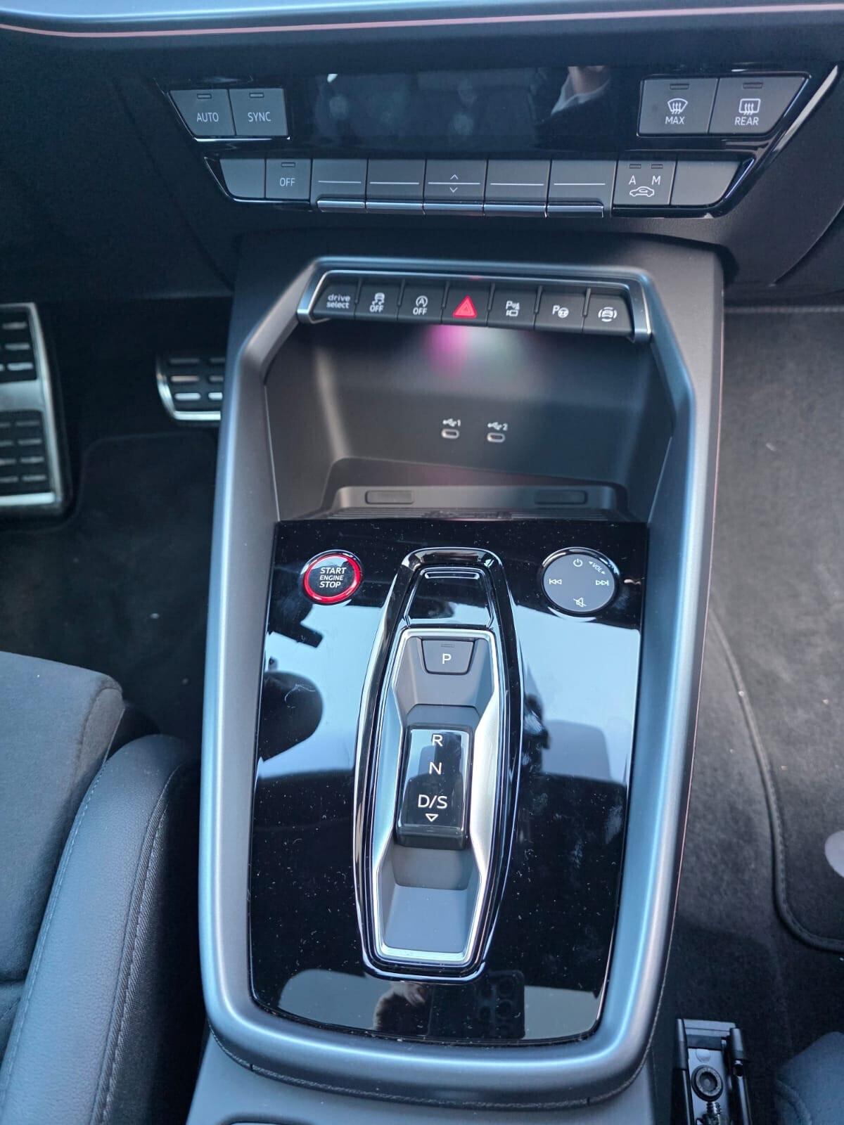 Audi A3 RS 3 SPB TFSI quattro S tronic