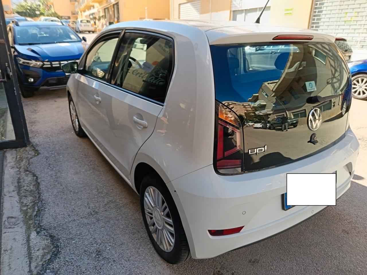 Volkswagen UP! 1.0 5p. move km 42000- ok neopatentati