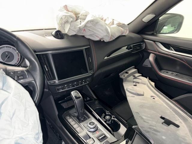 MASERATI Levante V6 350 CV AWD Modena PACCHETTO NERISSIMO / TETTO