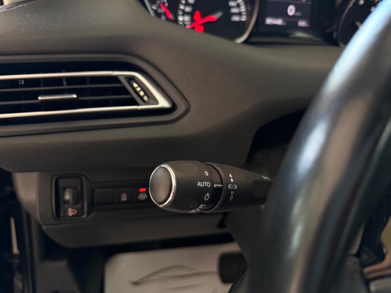 Peugeot 308 BlueHDi *AUTOMATICA* NEOPATENTATI