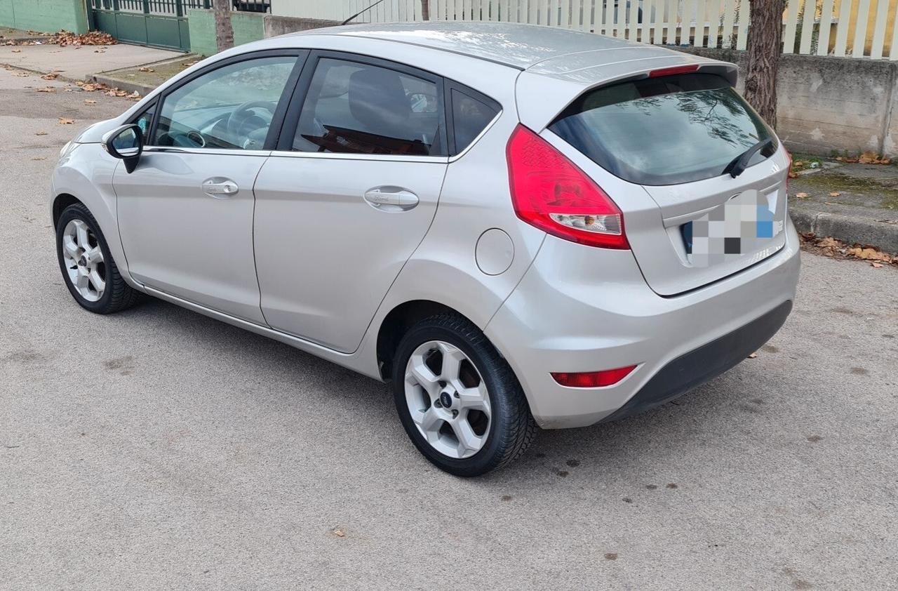 Ford Fiesta Ikon 1.4 TDCi 70CV 5 porte