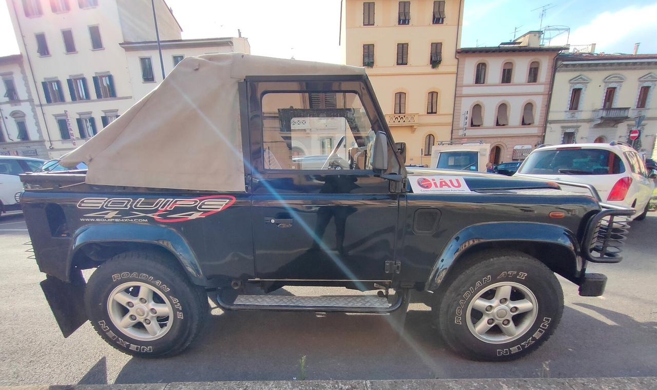 Land Rover Defender 90 2.5 Td5 Soft-Top Neopatentati