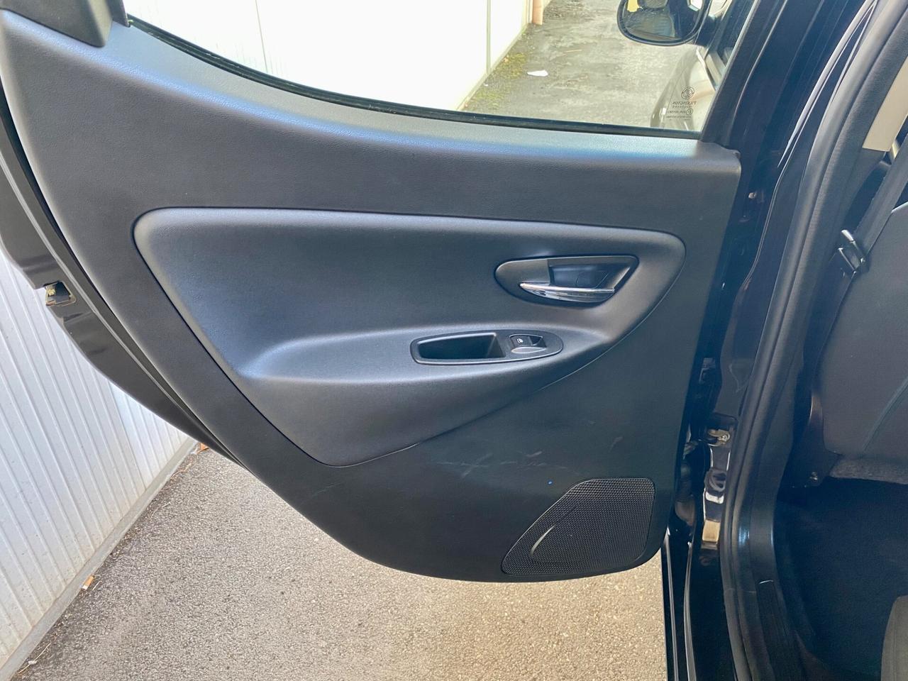 Lancia Ypsilon 1.3 MJT 5 porte S&S Platinum