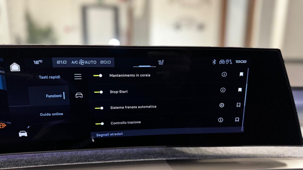 Peugeot 3008 Hybrid 136 e-DCS6 Allure