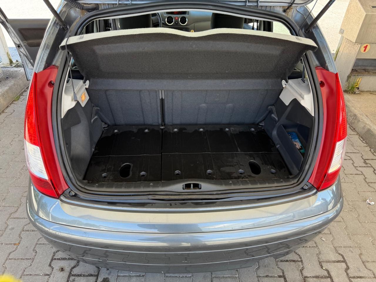 Citroen C3 exclusive 1.1 Benzina 90milaKM NEOPATENTATI