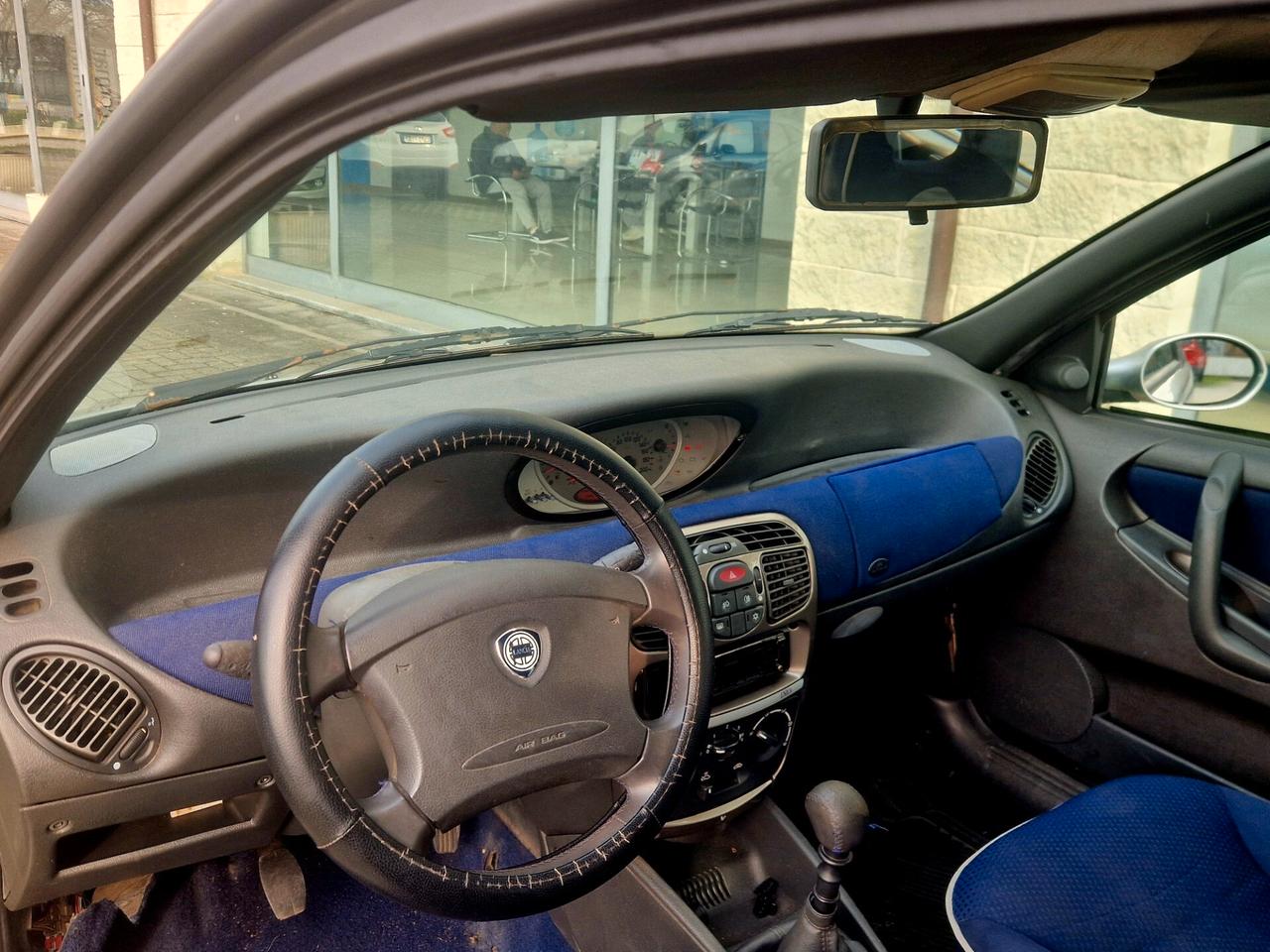 Lancia Y 1.2i 16V cat LS