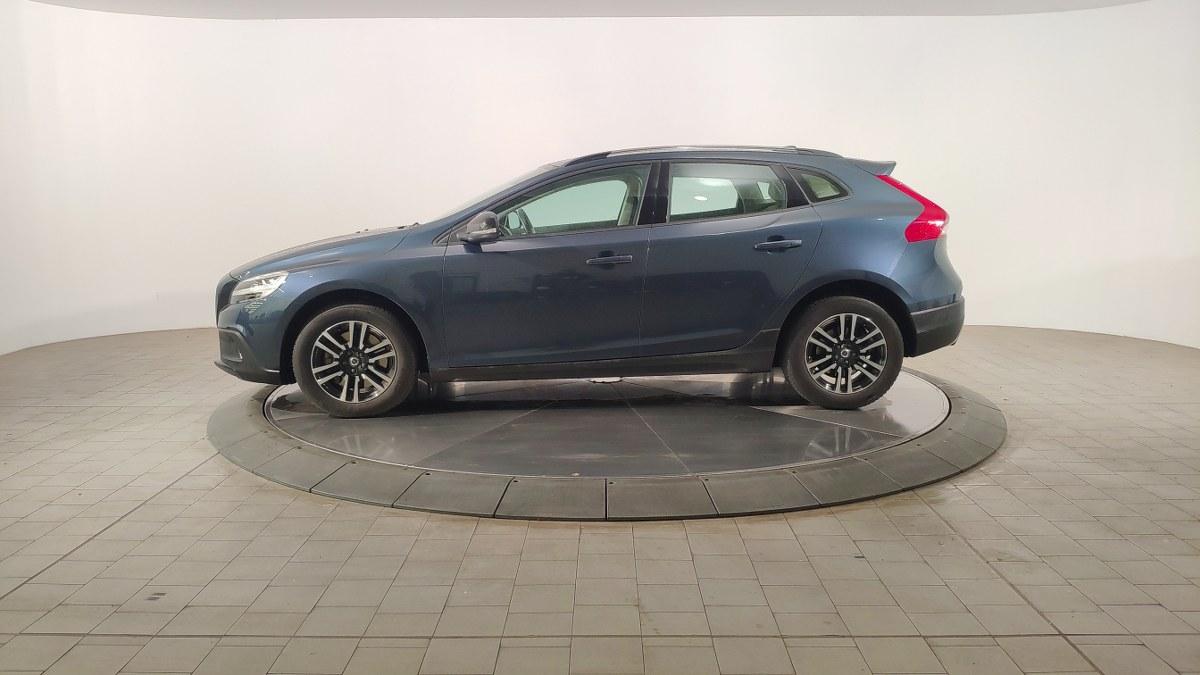 VOLVO V40 Cross Country D3 Momentum