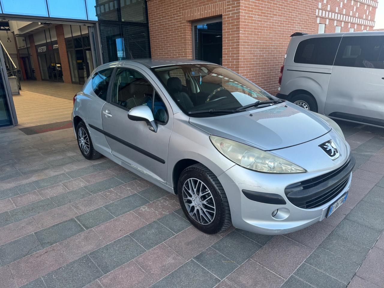 Peugeot 207 1.4 HDi 70CV 3p. ONE Line NEOPATENTATI