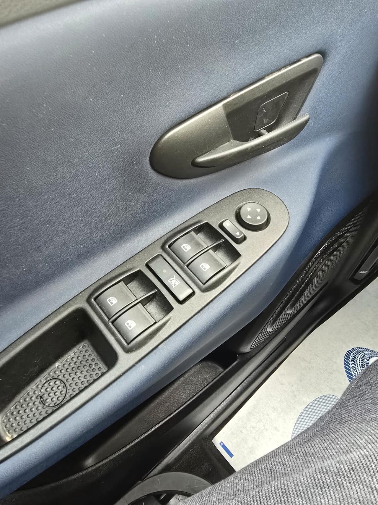 Lancia Ypsilon 1.0 FireFly 5 porte S&S Hybrid Platino