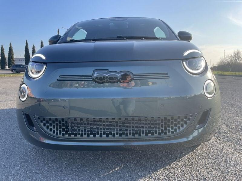 FIAT 500 Giorgio Armani Collector's Edition