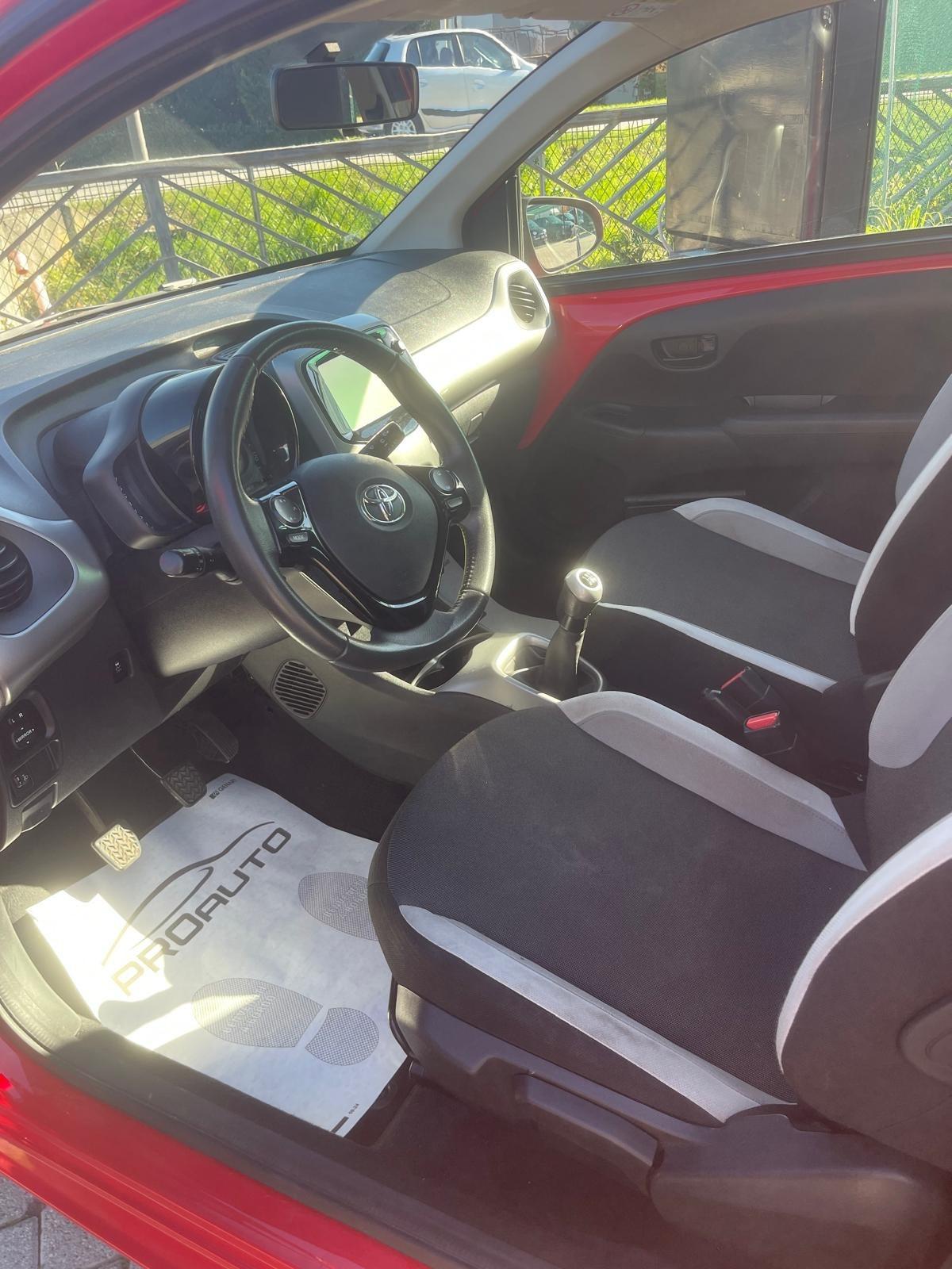 Toyota Aygo 1.0 VVT-i 69 CV 3 porte x-clusiv