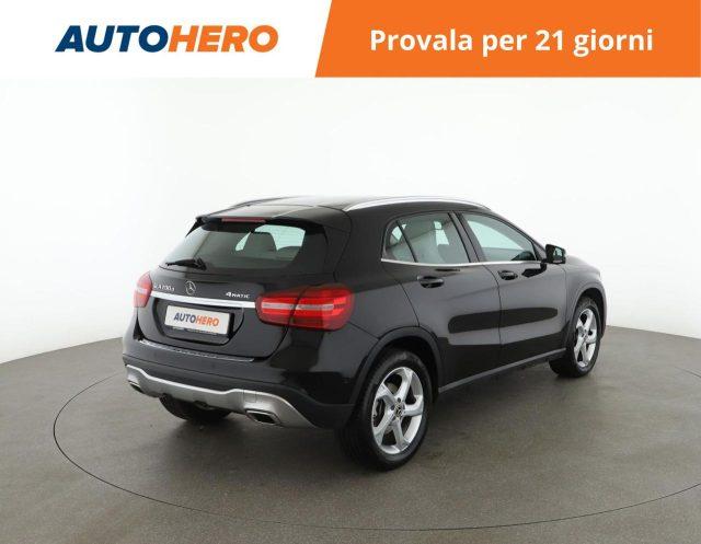 MERCEDES-BENZ GLA 200 d Automatic 4Matic Sport