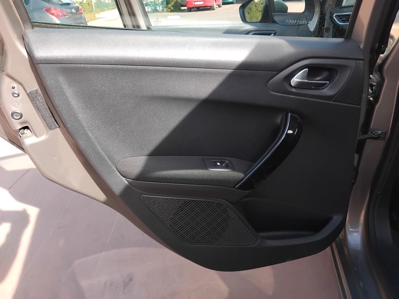 PEUGEOT 208 1.2 ACTIVE GARANTITA