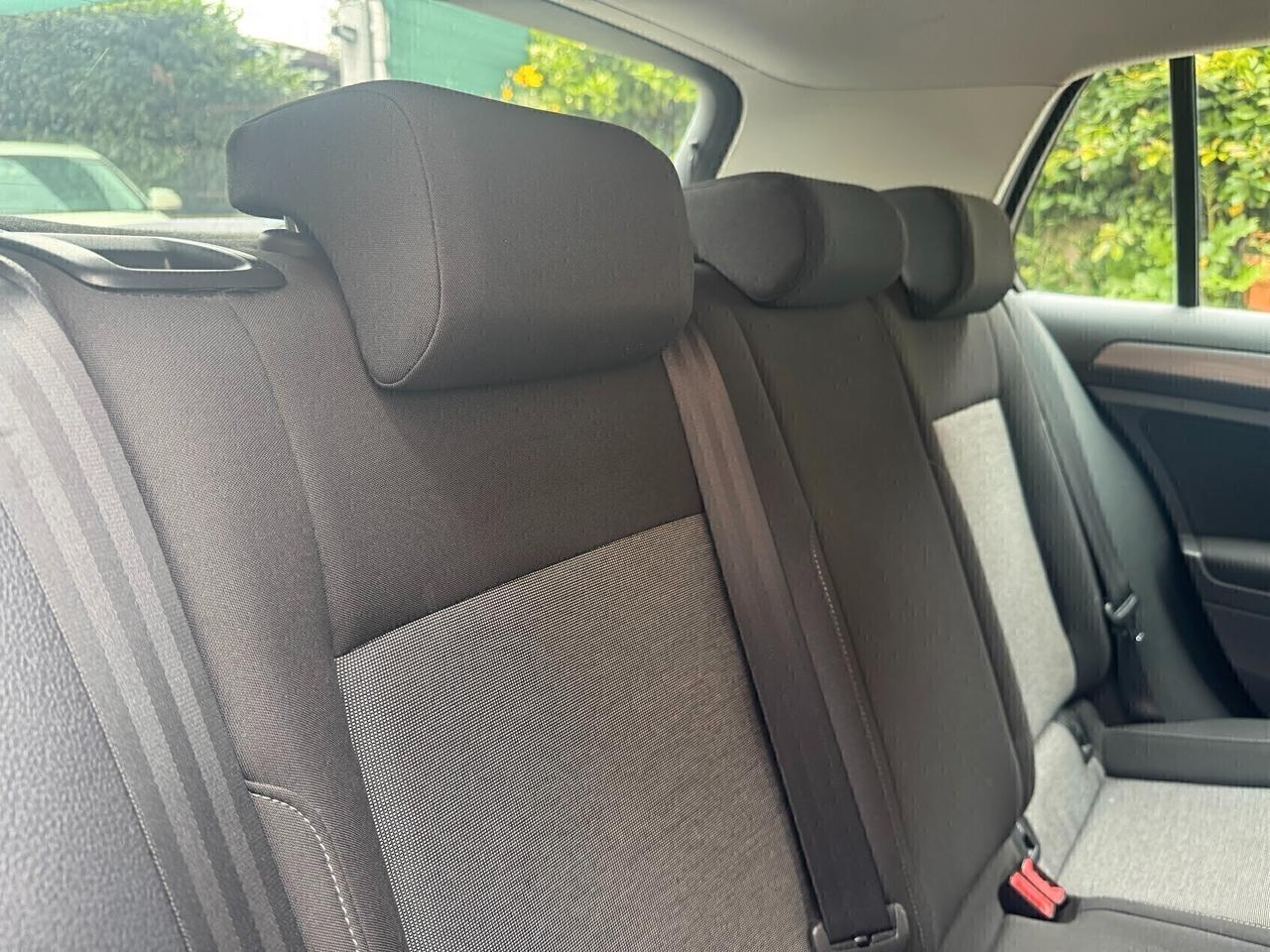 Volkswagen Golf 1.6 TDI DSG automatica