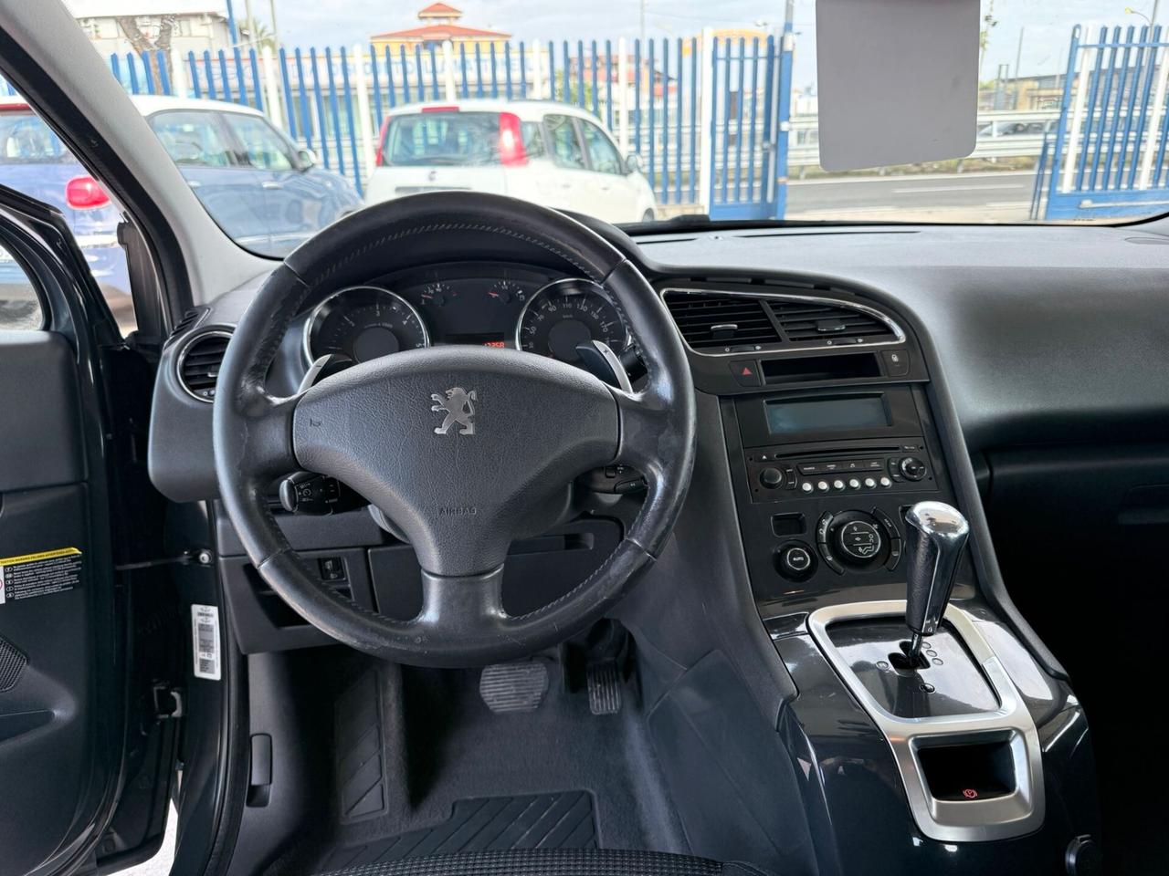 Peugeot 5008 1.6 HDi 112CV cambio robotizzato Tecno