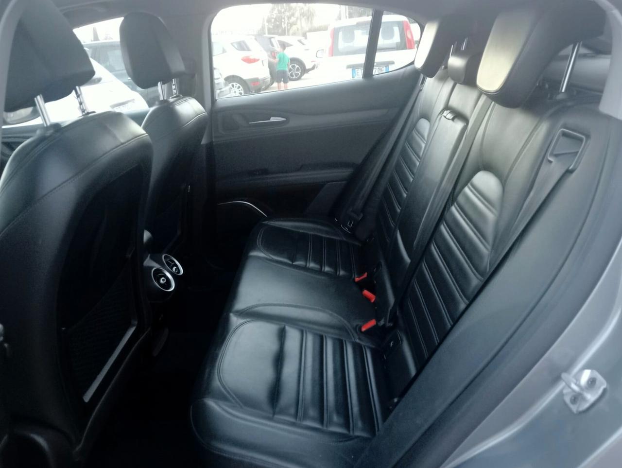 Alfa Romeo Stelvio 2.2 Turbodiesel 190 CV AT8 RWD Executive