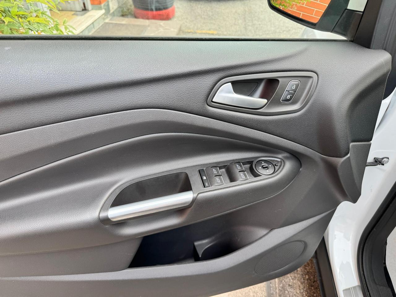 Ford Kuga 1.5 TDCI 120 CV S&S 2WD Titanium