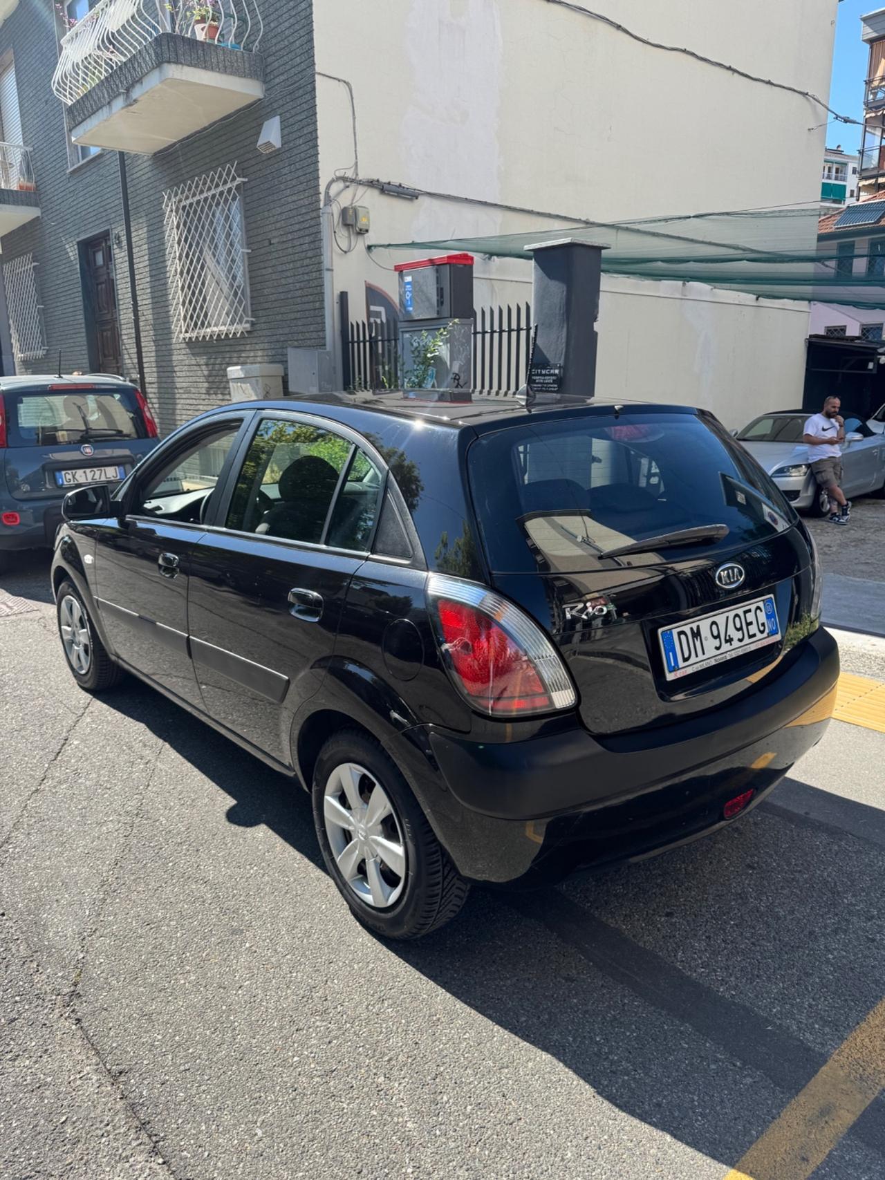 Kia Rio 1.4 97 cv benz Unicoproprietario