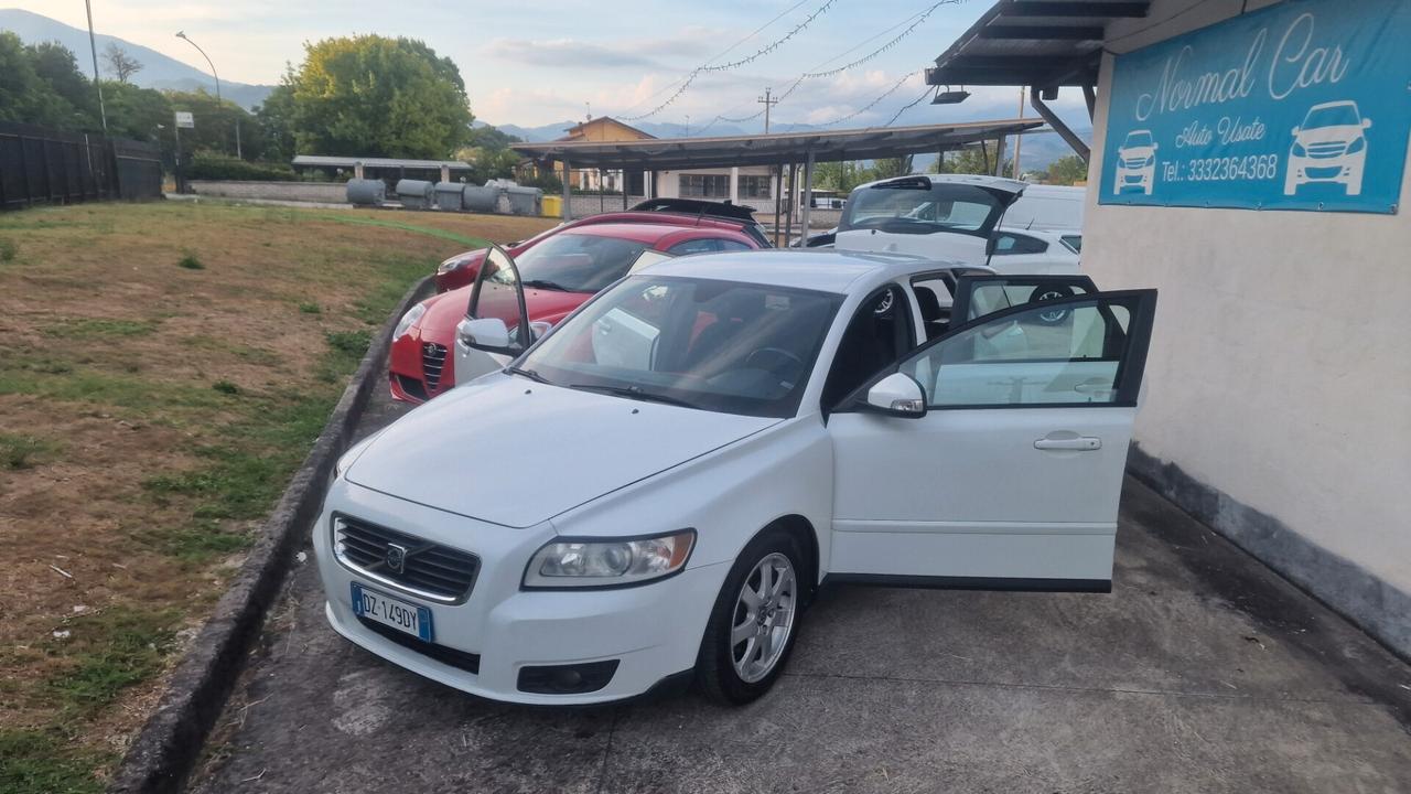 Volvo V50 1.6 D DRIVE cat R-Design "130.000 Km"