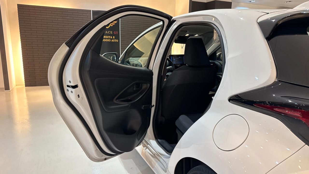 Toyota Yaris 1.5 Hybrid Lounge - 2022