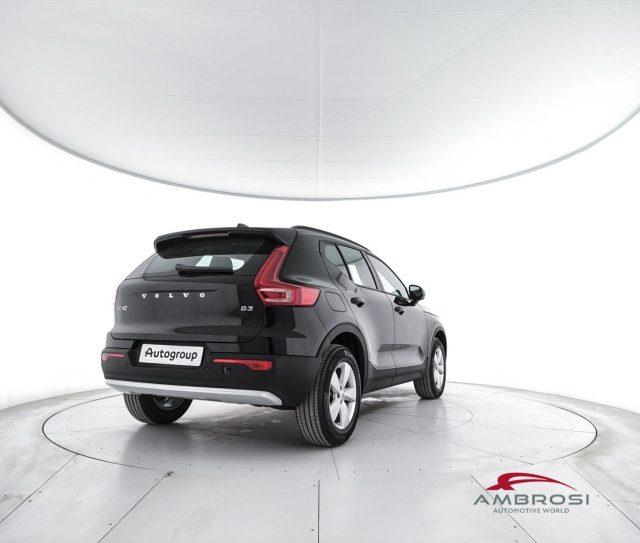 VOLVO XC40 B3 Mild hybrid Benzina Essential