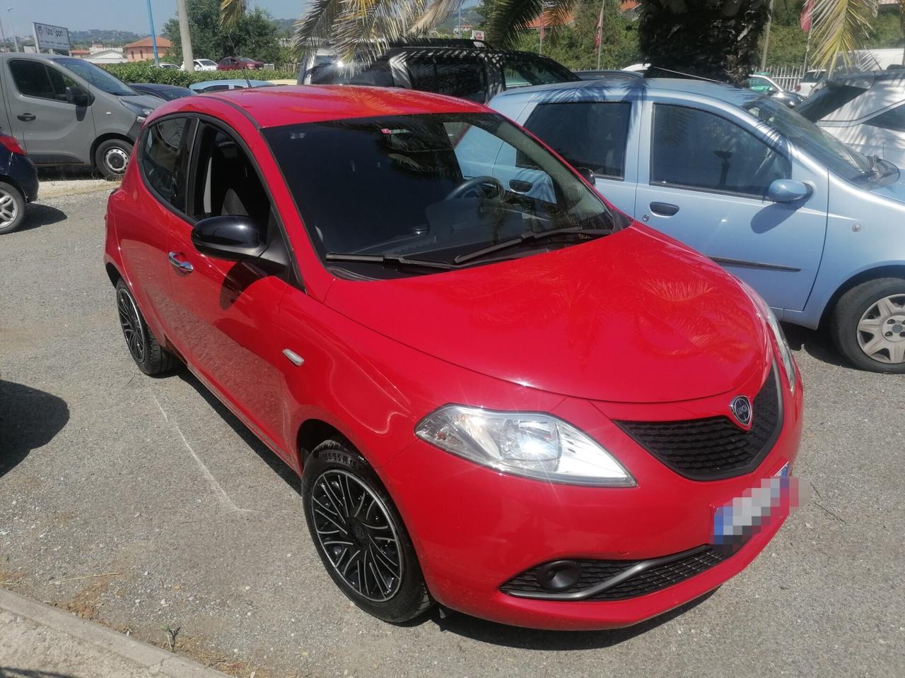 Lancia Ypsilon 1.2 69 CV 5 porte S&S Gold