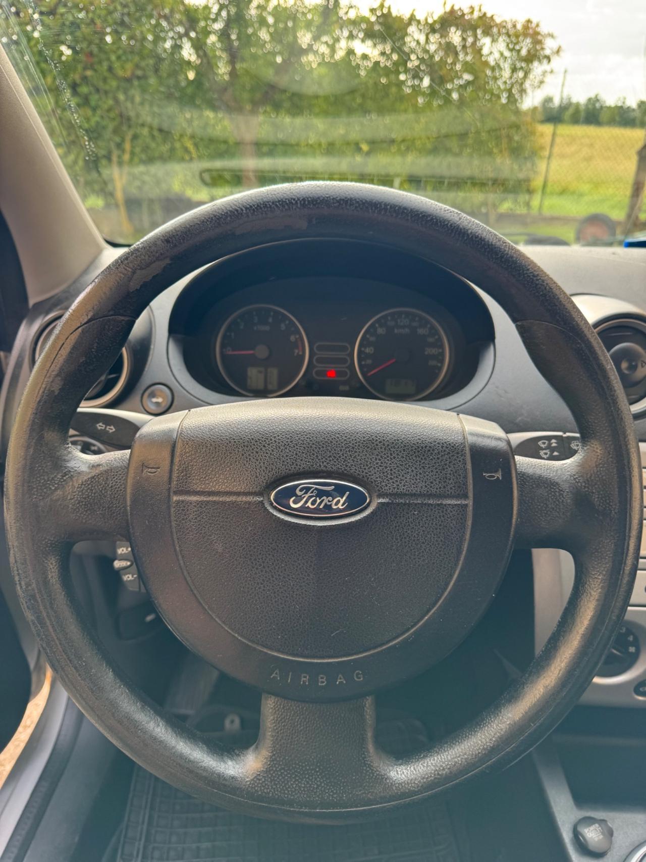 Ford Fiesta 1.4 16V 5p. Ghia