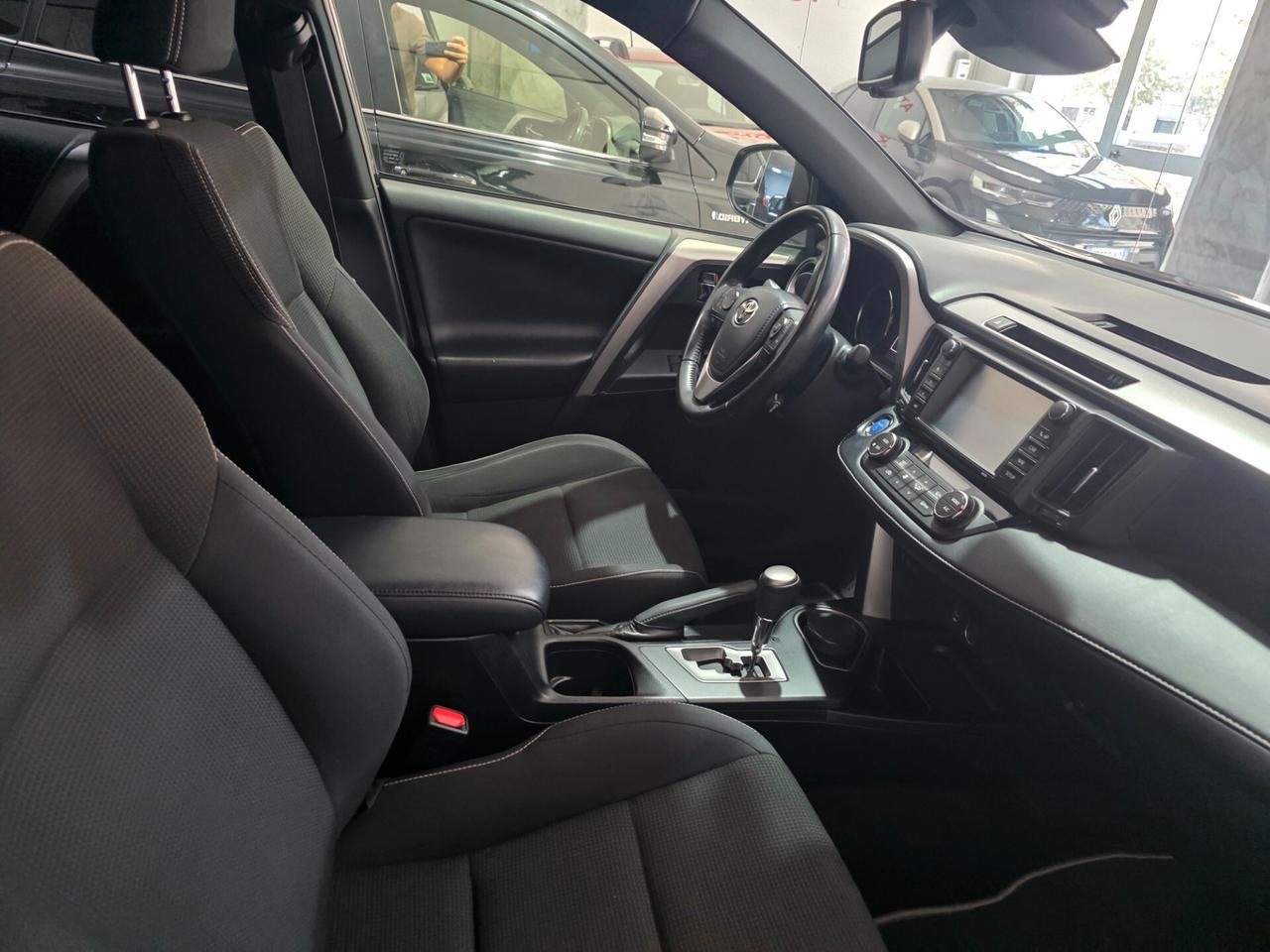 TOYOTA Rav4 2.5 Hybrid 155cv 2WD LOUNGE 2018