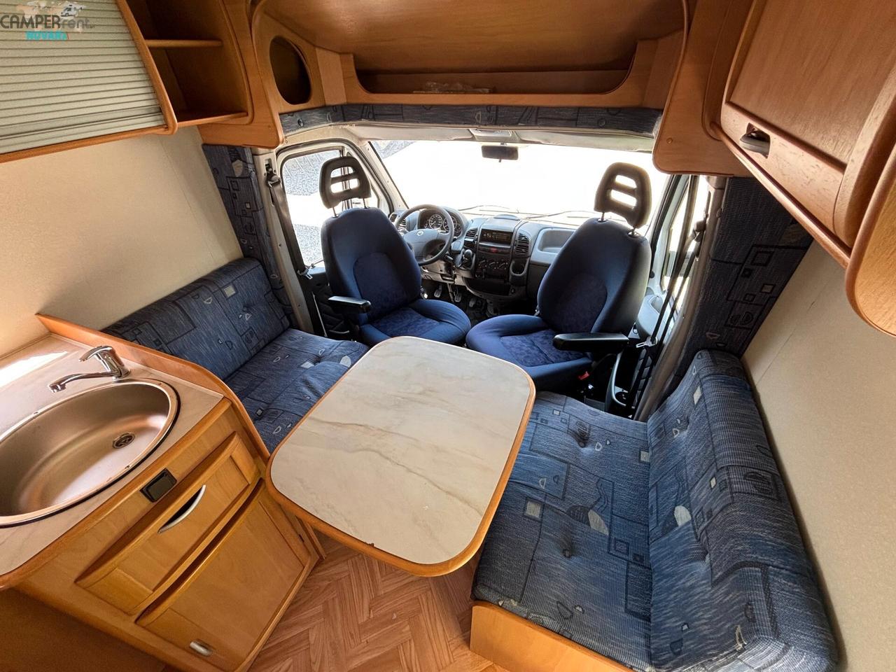 MCLOUIS LAGAN 253 - Semintegrale con letto matrimoniale in coda ed ampio garage foro 77x122