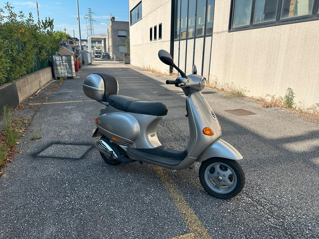 Vespa Piaggio ET4 125
