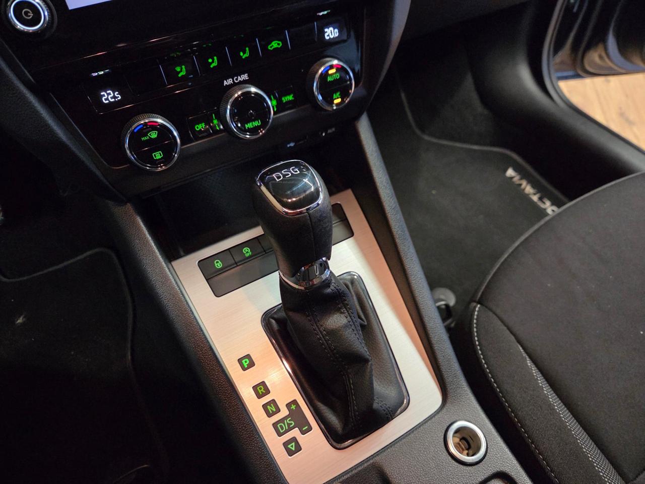 Skoda Octavia Wagon 1.6 tdi Executive 115cv dsg