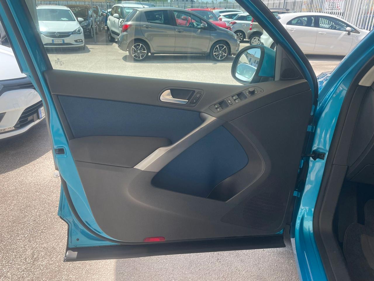 Volkswagen Tiguan 2.0 16V TDI DPF Sport & Style (18°)