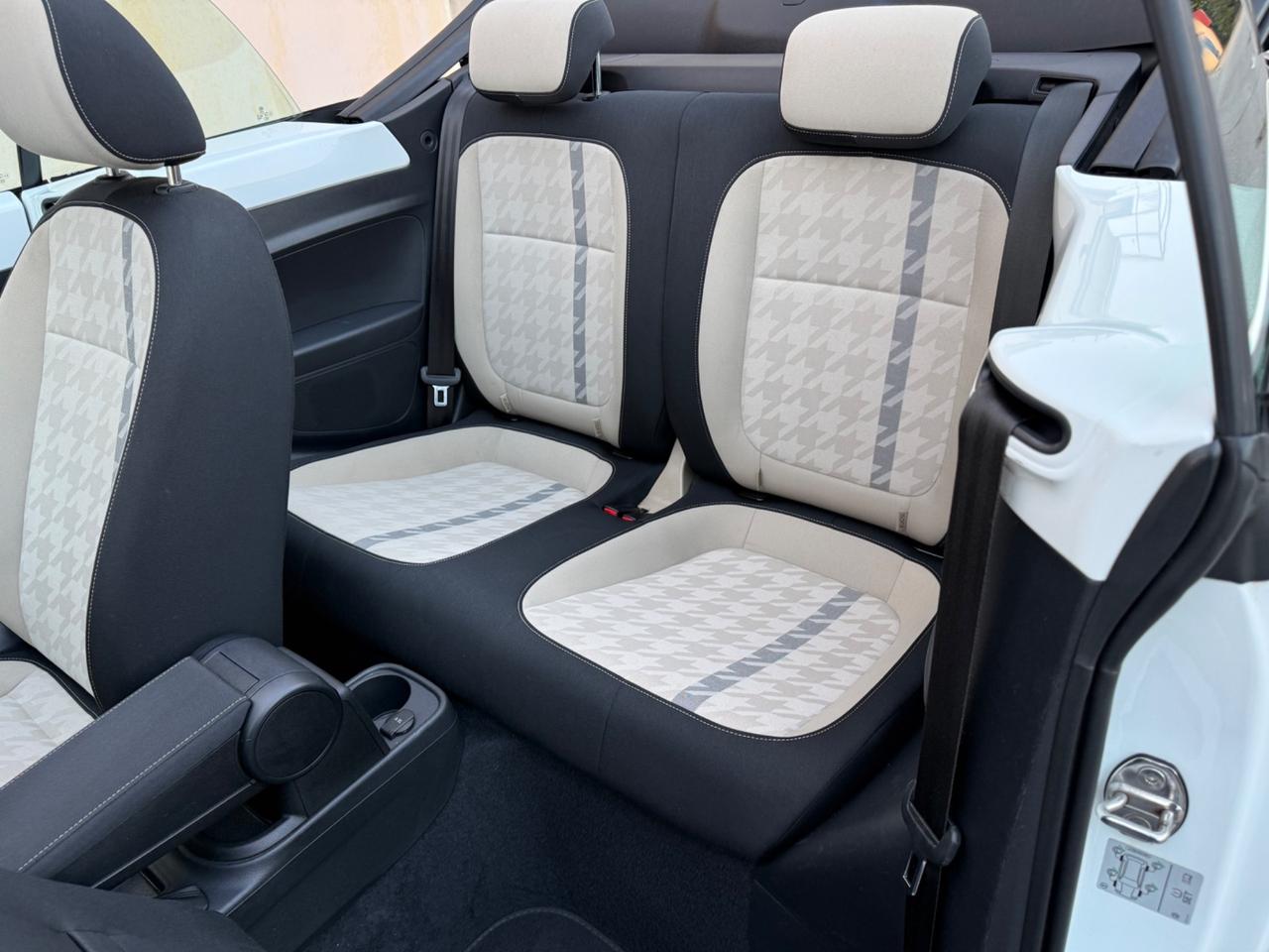 Volkswagen Maggiolino Cabrio 2.0 TDI DSG Design BlueMotion Technology