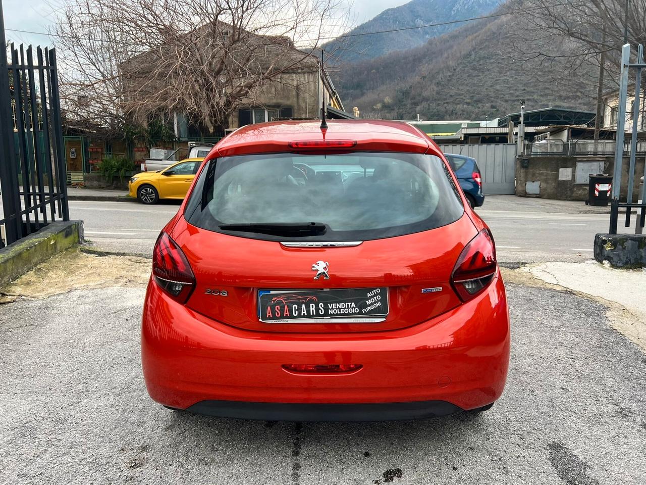 Peugeot 208 PureTech 82 5 porte Allure