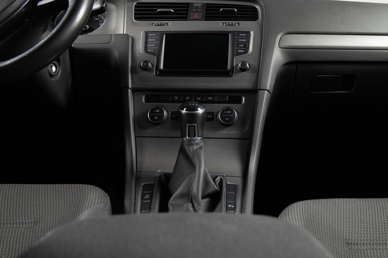 Volkswagen Golf Vii 5p 1.4 Tgi Comfortline 110cv