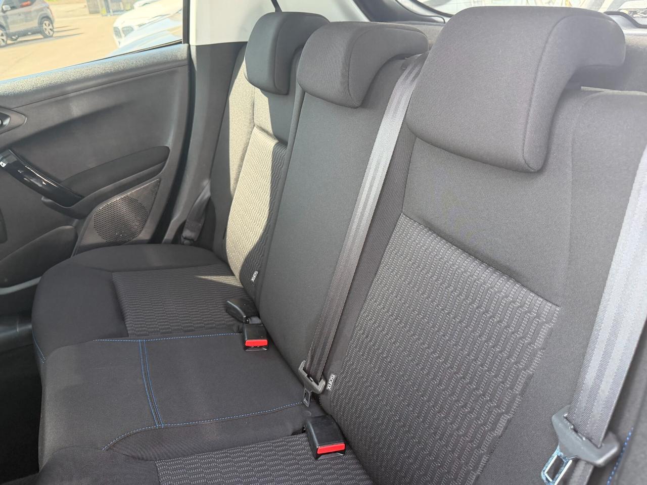 Peugeot 208 1.2 benzina Neopatentati