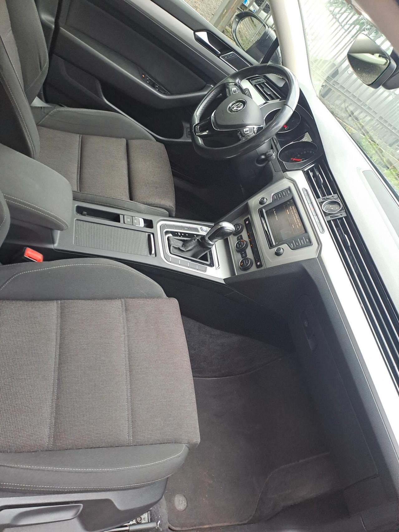 Volkswagen Passat Variant 1.6 TDI DSG Comfortline BlueMotion Tech.