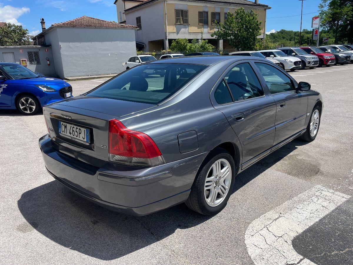 VOLVO - S60 - 2.4 D5 20V Momentum