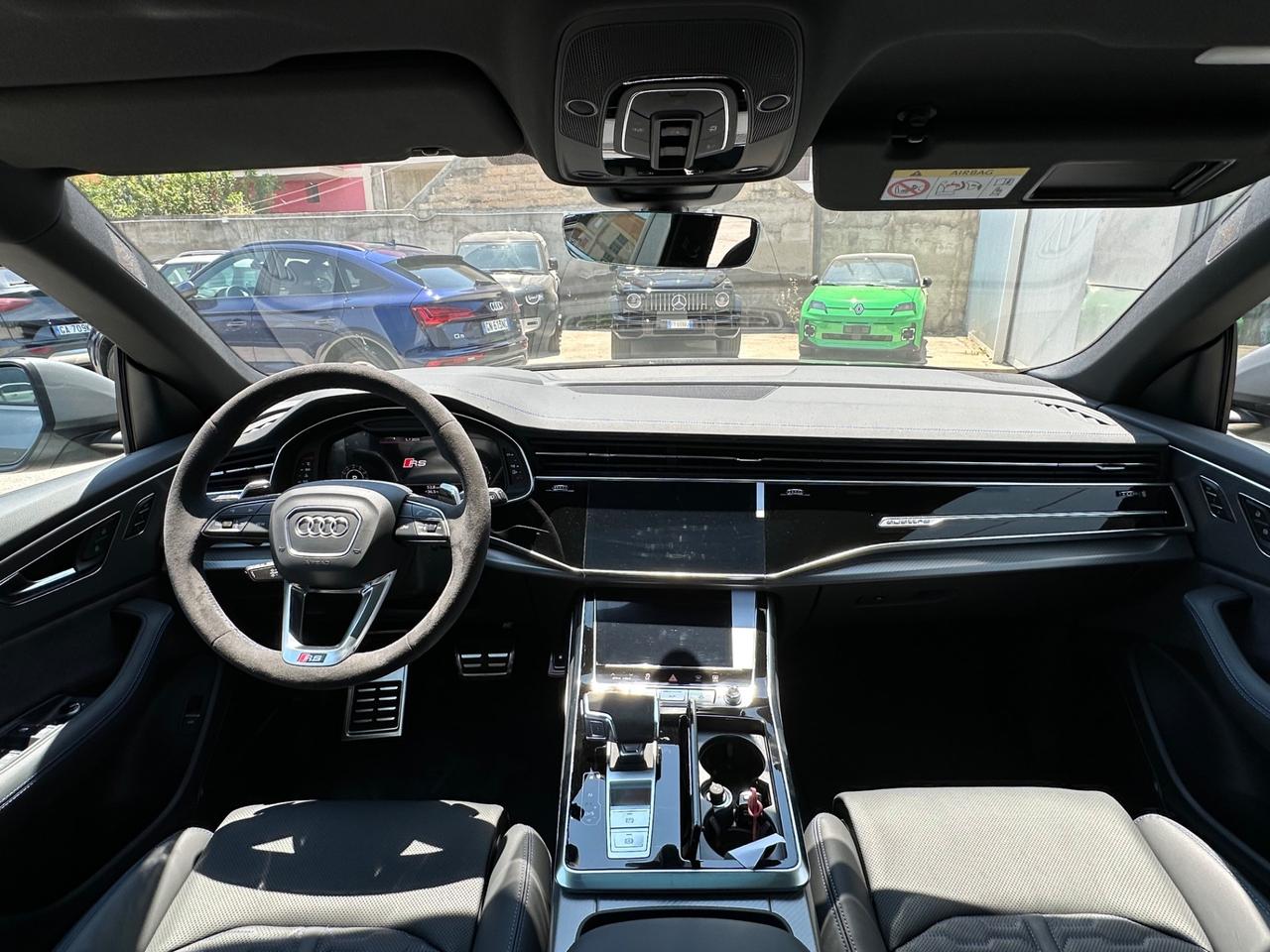 Audi RSQ8 performance possibilità noleggio no scoring