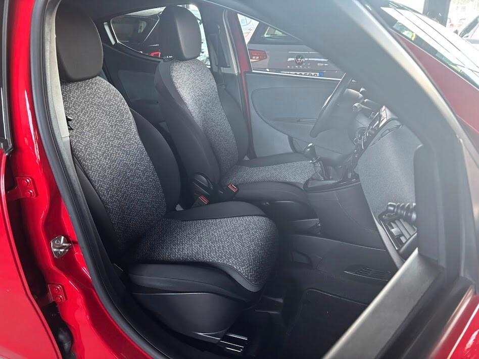 Lancia Ypsilon 1.0 Hybrid 50.000km NEOPATENTATI