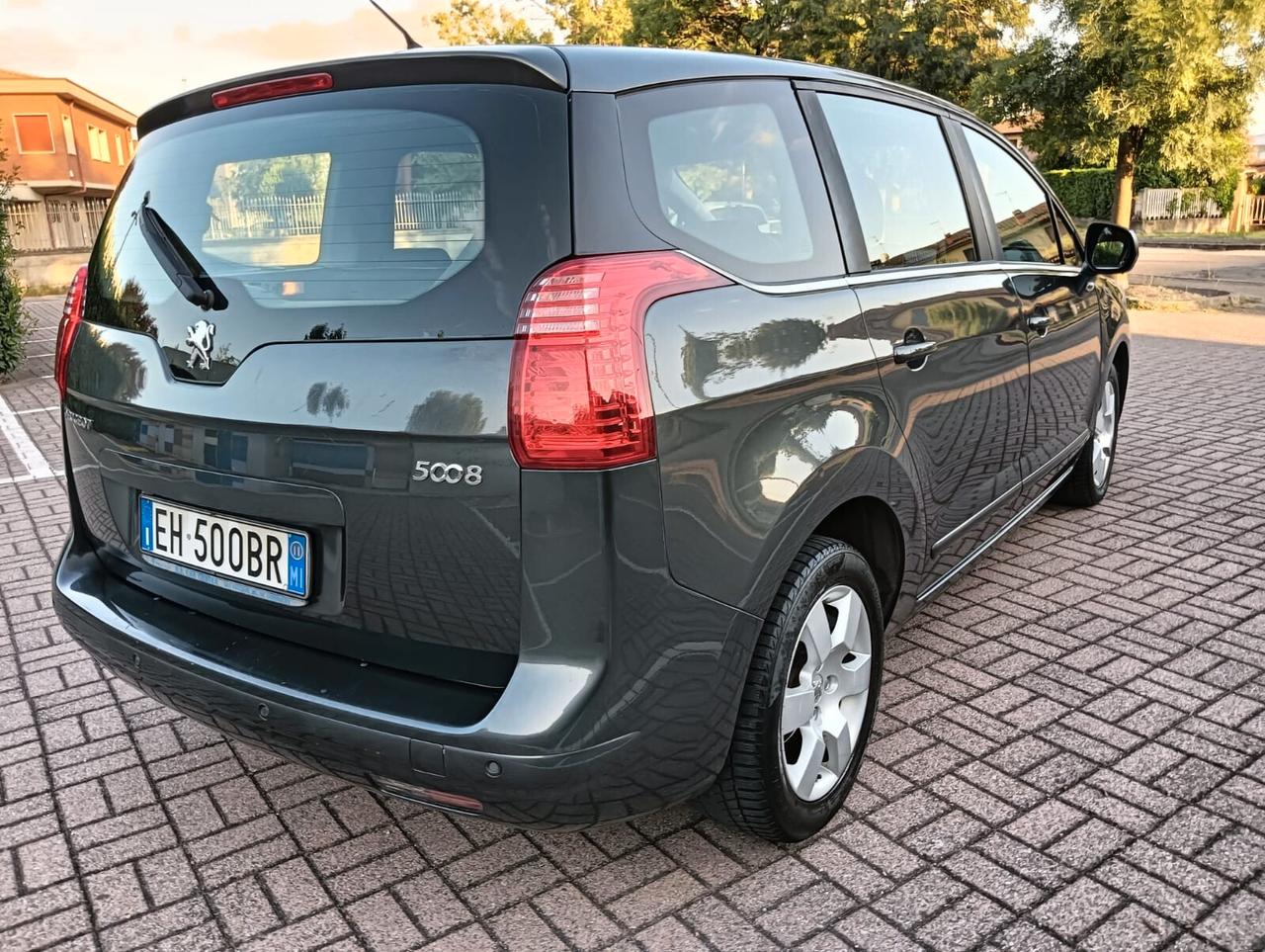 PEUGEOT 5008 1.6 VTI 120CV Family... 7 POSTTI .GPL VALIDO FINE DELL 2031... CELL 320 147 1147 WUATSAPP .CELL 3276540940 WUATSAPP..PREZZO 6200€ TRATABILLE