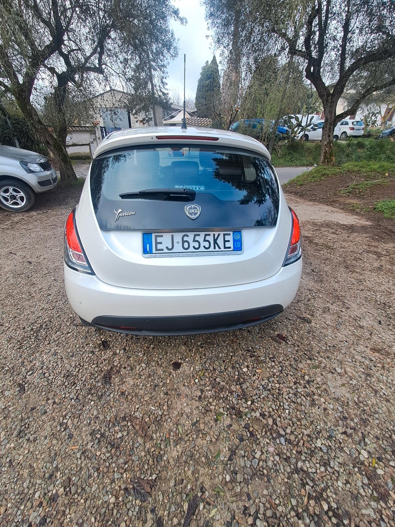 Lancia Ypsilon 1.2 69 CV 5 porte S&S Platinum