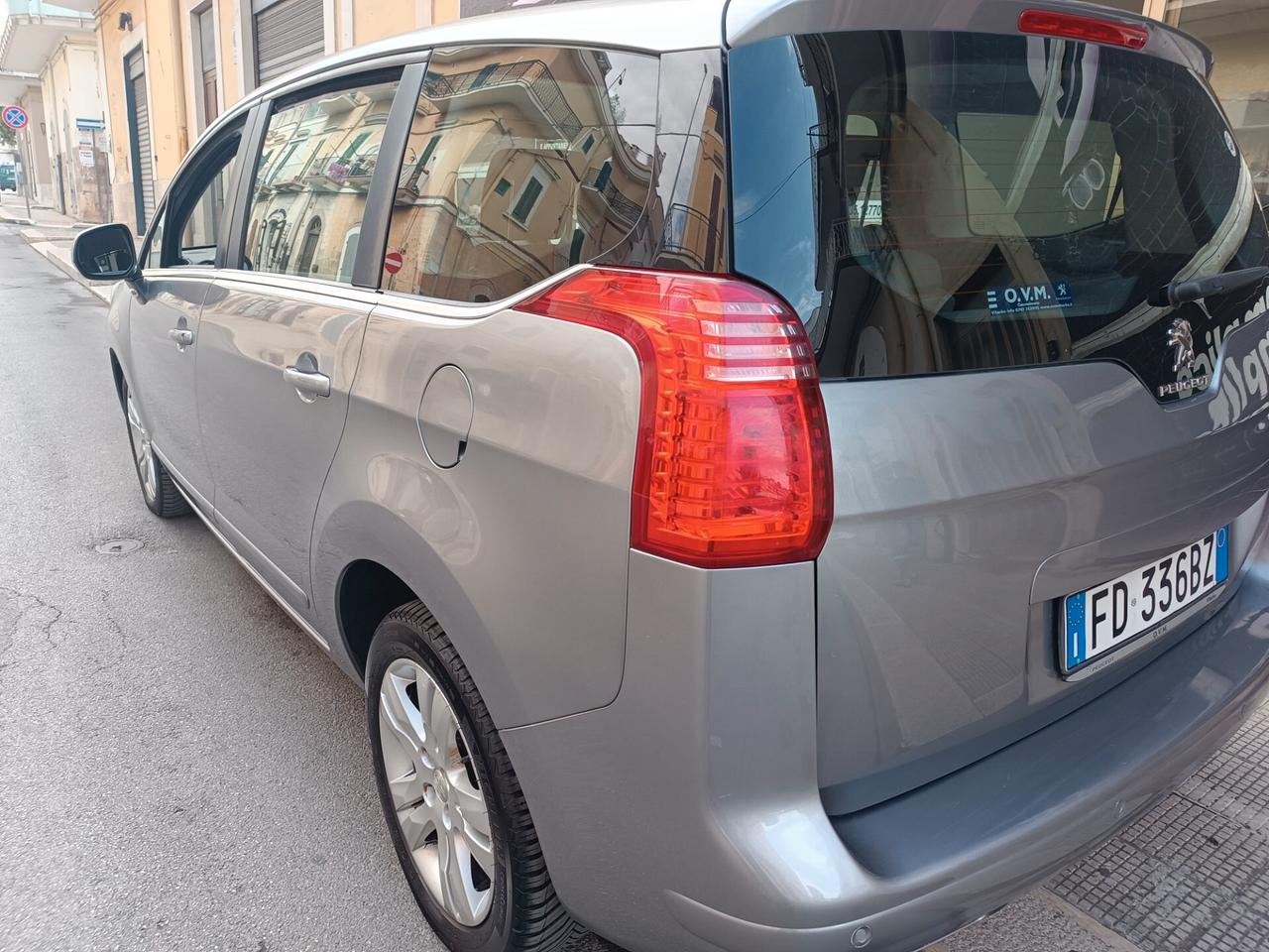 Peugeot 5008 BlueHDi 120 CV 88 KW 7 POSTI