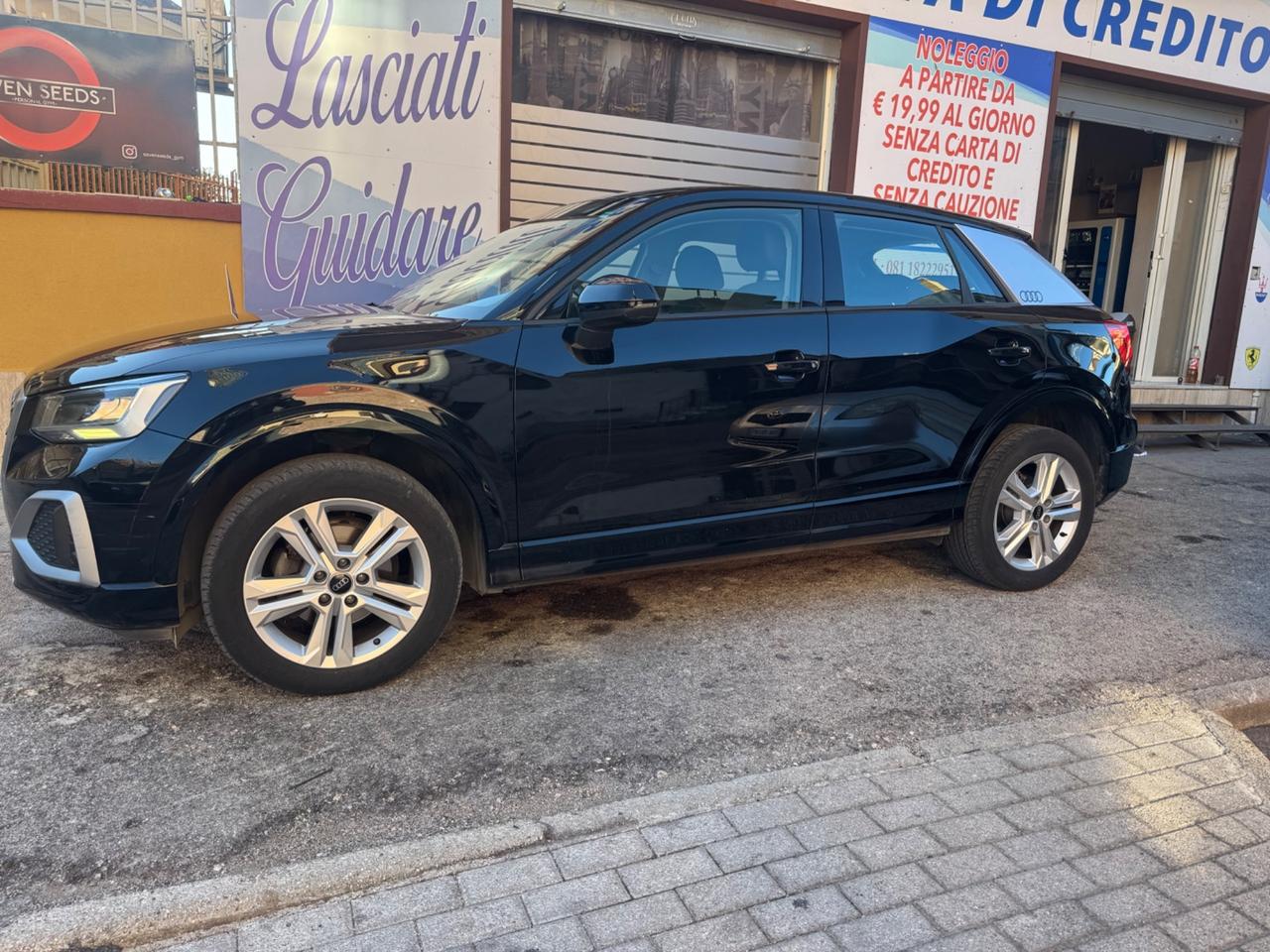 Audi Q2 30 TDI Identity Black