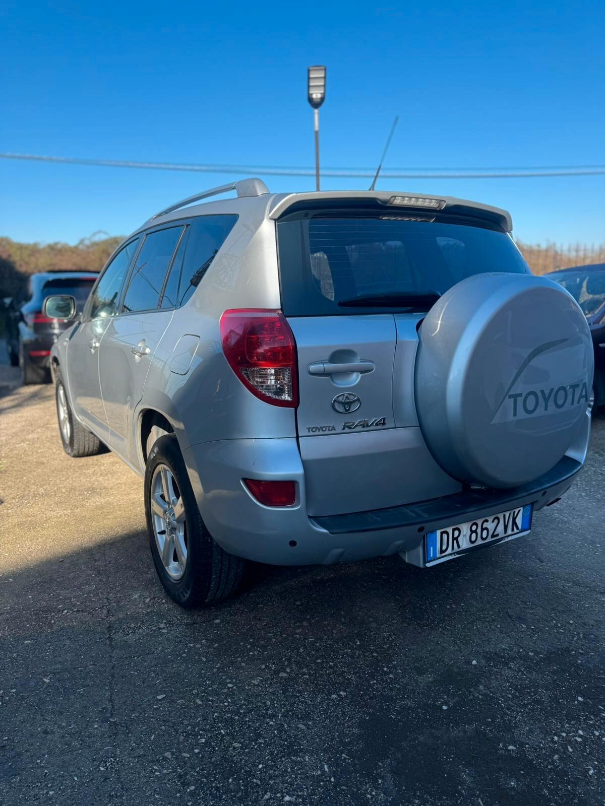 TOYOTA RAV 4 2.2 D-D4 136 CV DPF LUXURY