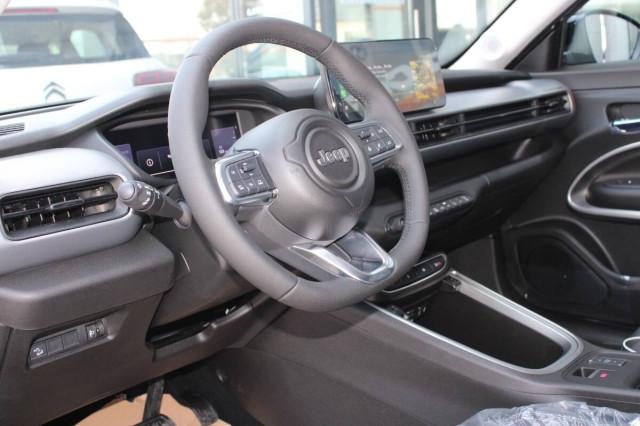 Jeep Avenger 1.2 t. e-hybrid Summit fwd 110cv AUTO con CarPlay