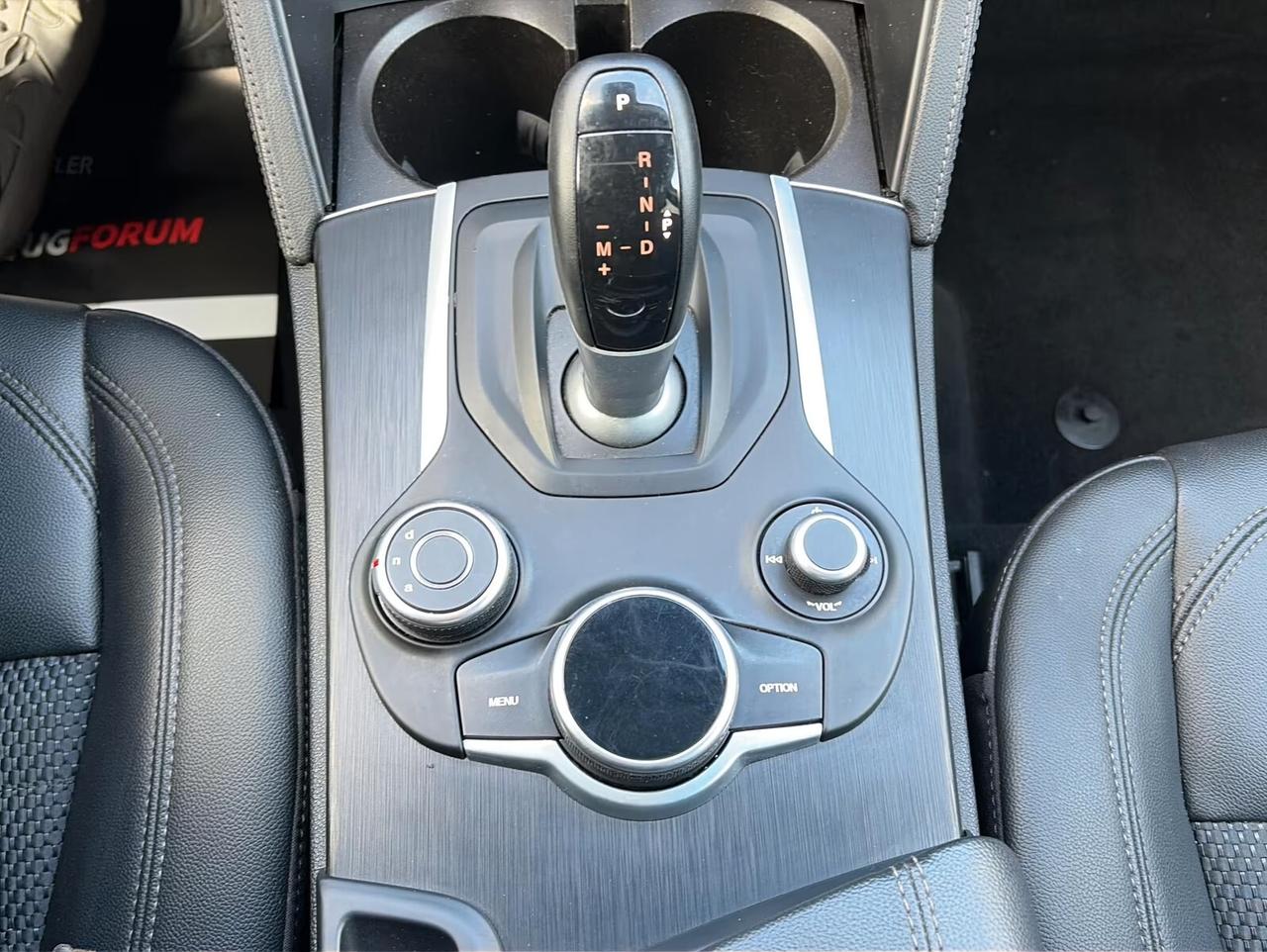 Alfa Romeo Stelvio 2.0 Turbo 200 CV AT8 Q4 Super